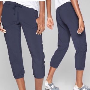 Athleta La Viva Capri Pant Navy 2